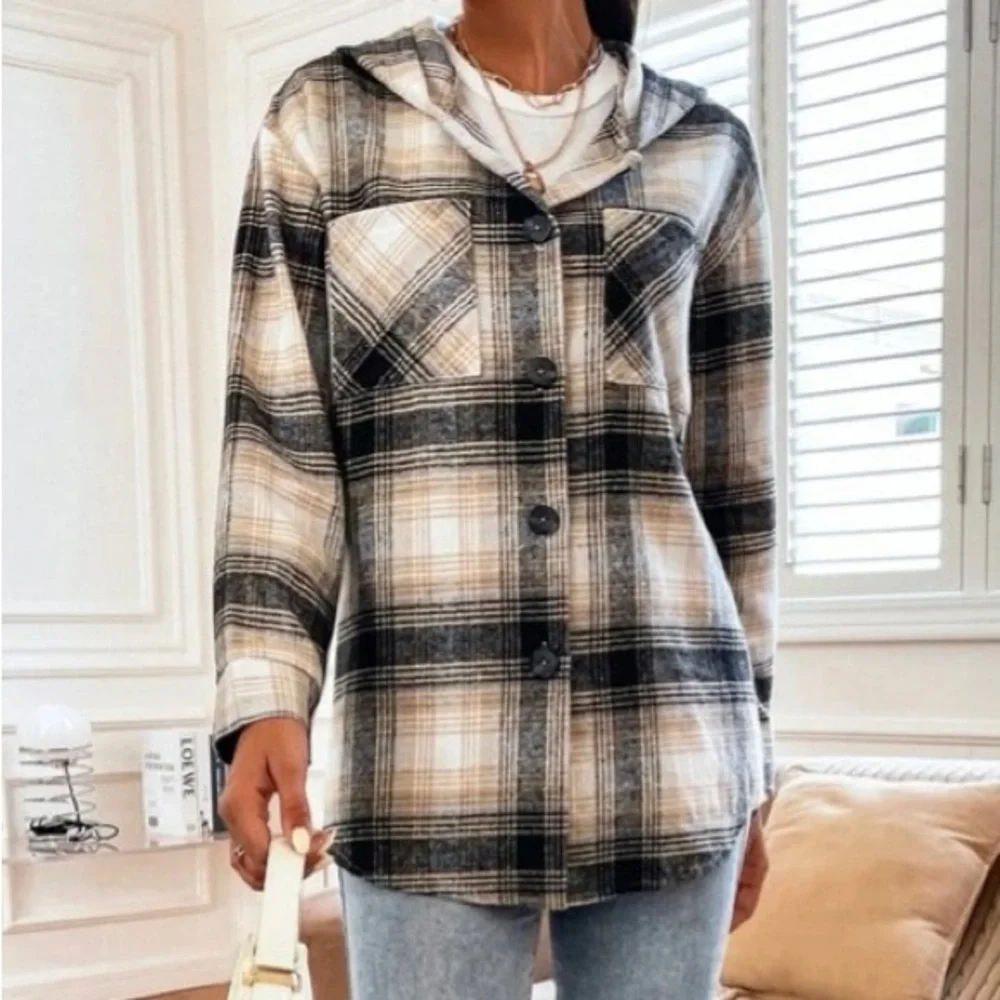 🆕LAST ONE!🛍 Trendy Plaid Button Front Hooded Shacket - Picture 2 of 5